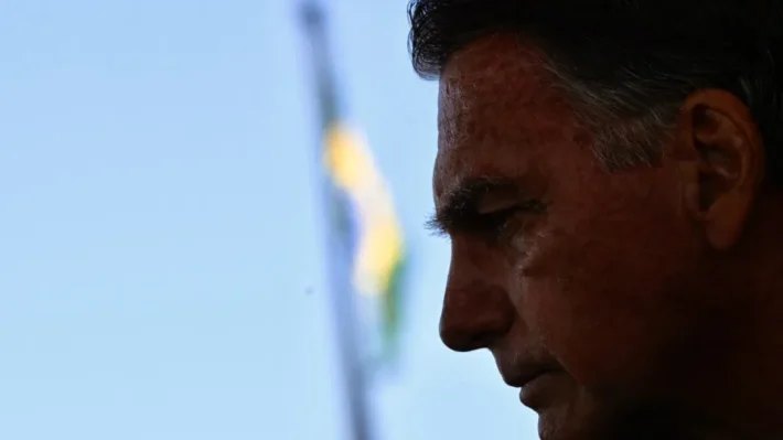 PL suspende salário e atividades partidárias de Jair Bolsonaro após condenação definitiva