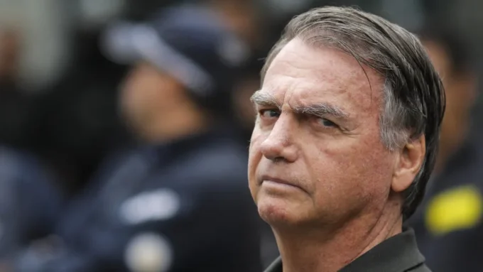 Bolsonaro admite a possibilidade de cumprir pena na Papuda, em Brasília