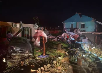 Tornado com ventos acima de 250 km/h devasta cidades do Paraná e deixa ao menos seis mortos