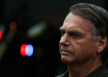 Bolsonaro inicia reabilitação após cirurgia de hérnia em Brasília