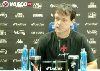 Diniz exalta Vegetti e reforça identidade do Vasco no Maracanã