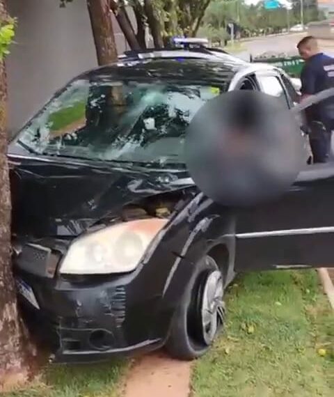 Motorista embriagado e sem habilitação é preso após acidente em Senador Canedo