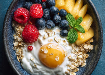 Café da manhã: alimentos ideais para reduzir a gordura abdominal após os 50 anos