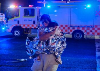 Ataque a tiros em Bondi Beach deixa 11 mortos e leva Austrália a tratar episódio como terrorismo