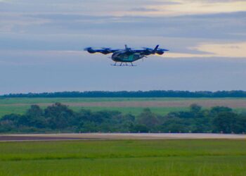 Embraer dá largada aos testes de voo do carro voador em SP