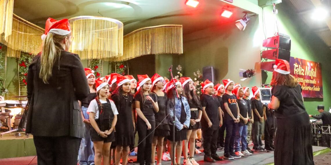 Cantata de Natal emociona moradores em Senador Canedo