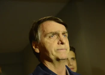 Bolsonaro será internado em Brasília para exames antes de cirurgia de hérnia
