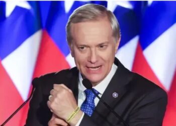 Kast assume presidência do Chile com discurso duro contra Lula e alinhamento a Bolsonaro