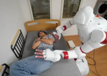 Robôs, sensores e GPS: Japão acelera corrida para evitar desaparecimentos de idosos