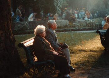 Estudo identifica a idade em que o corpo humano inicia o processo acelerado de envelhecimento