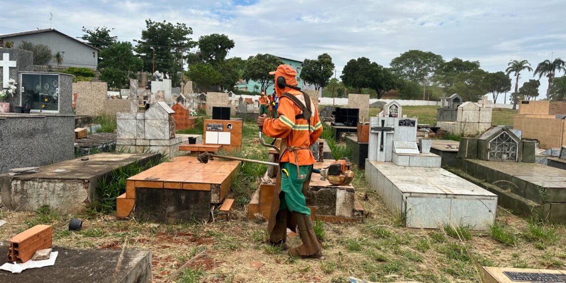 Prefeitura de Goiânia intensifica serviços de manutenção em cemitérios municipais