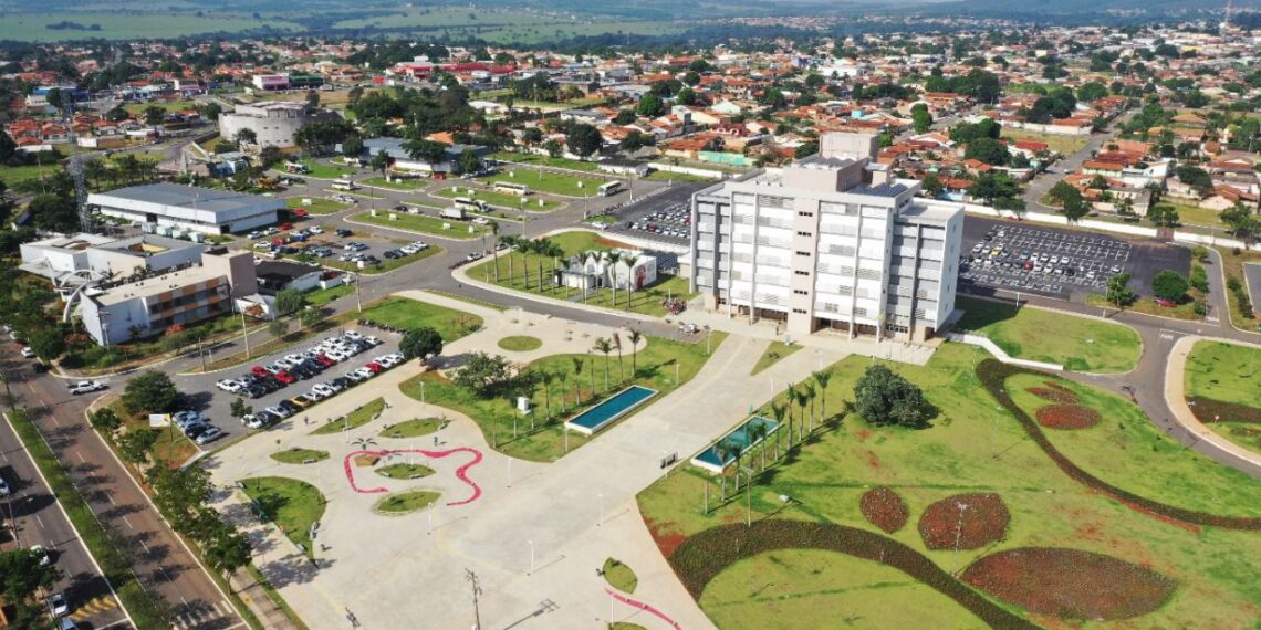 Gestão Vilela encerra 2025 com salários em dia e quitação de 14 folhas