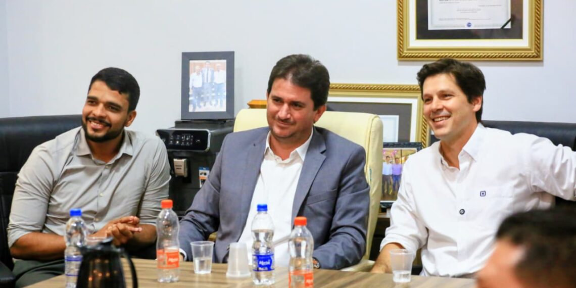 Daniel Vilela recebe apoio maciço da classe política de Trindade