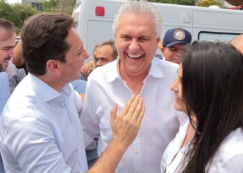 Aparecida reforça frota municipal com novos veículos entregues por Caiado e Daniel Vilela