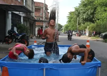 Onda de calor coloca oito Estados em alerta laranja