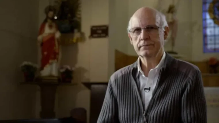 Tensões na Igreja: Padre Júlio Lancellotti celebra missa sob cerceamento