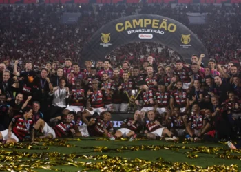 Dobradinha histórica: Flamengo é Campeão Brasileiro e amplia festa após glória na Libertadores