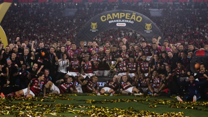 Dobradinha histórica: Flamengo é Campeão Brasileiro e amplia festa após glória na Libertadores