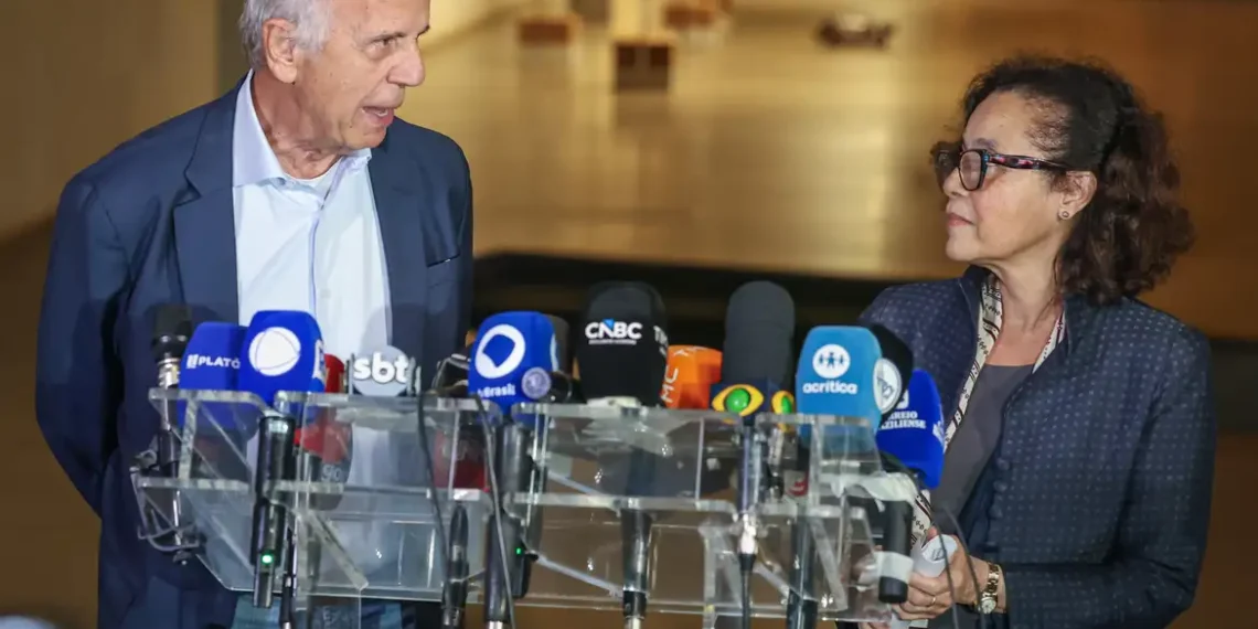 Cem turistas brasileiros deixam a Venezuela após ofensiva dos EUA