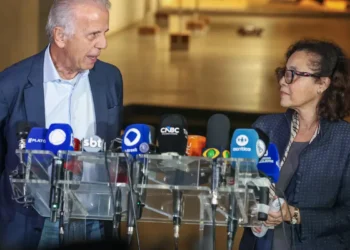 Cem turistas brasileiros deixam a Venezuela após ofensiva dos EUA