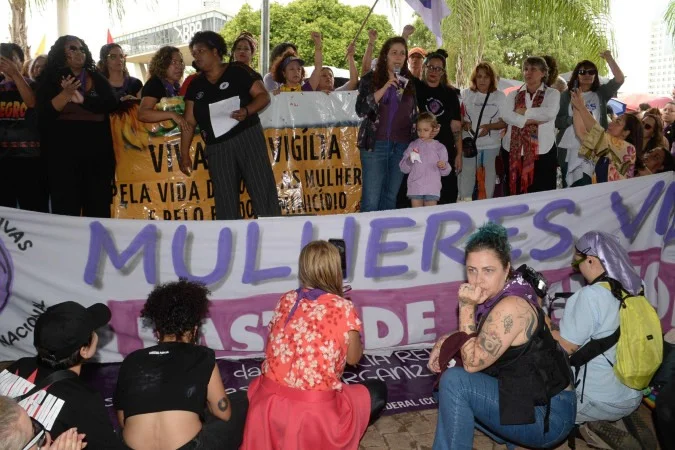 Feminicídio atinge recorde no Brasil em 2025, com média de quatro mortes por dia