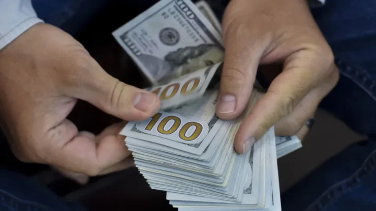 Concentração de riqueza: 12 bilionários detêm patrimônio superior ao de metade da população mundial