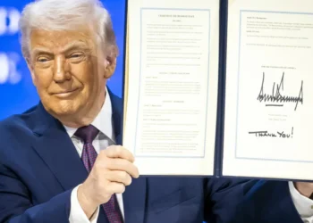 Trump oficializa criação do Conselho da Paz em Davos e redefine diplomacia Global