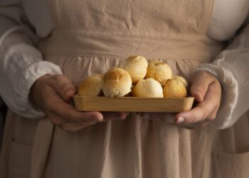Gastronomia brasileira em alta: pão de queijo consolida-se entre os melhores do mundo