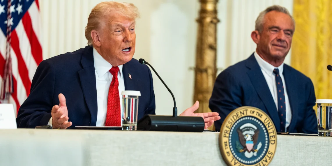 Trump ameaça impor tarifas para pressionar Dinamarca sobre Groenlândia