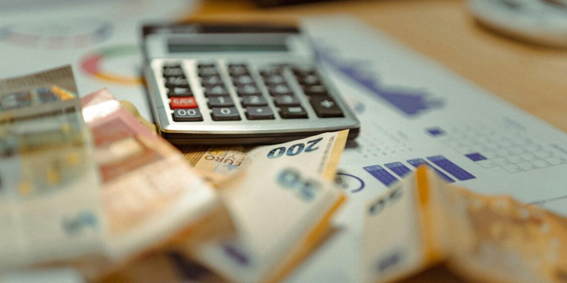 Nova isenção do Imposto de Renda e reajuste do salário mínimo entram em vigor em janeiro