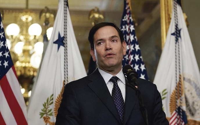 Rubio recua de discurso sobre “governar” a Venezuela e aposta em pressão militar e controle do petróleo