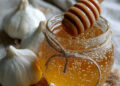 Mel e alho: os benefícios da dupla que fortalece a saúde