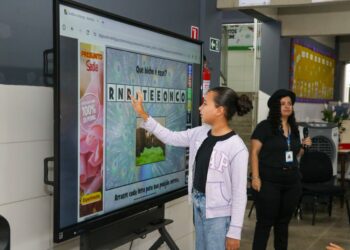 Educação de Goiânia inicia ano letivo de 2026 com foco em tecnologia e ampliação de vagas