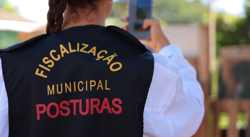 Aparecida contra o mato alto: Prefeitura intensifica fiscalização e multas para lotes e calçadas