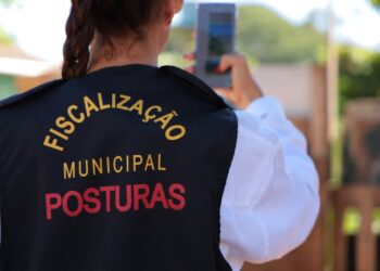 Aparecida contra o mato alto: Prefeitura intensifica fiscalização e multas para lotes e calçadas