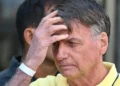 Transferência de Bolsonaro gera reação da família e pedidos por prisão domiciliar