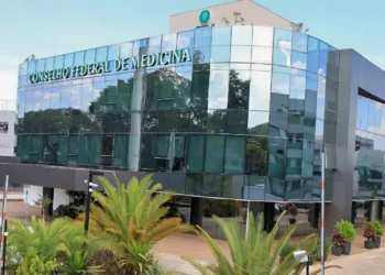 CFM avalia usar resultado do Enamed para restringir registro profissional de médicos