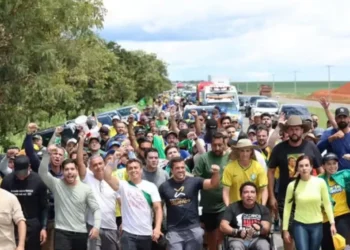 Caminhada de Nikolas Ferreira expõe falta de estrutura e riscos de segurança