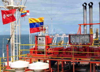 Petróleo, poder e crise: como o “ouro negro” moldou a Venezuela e volta ao centro da disputa com os EUA