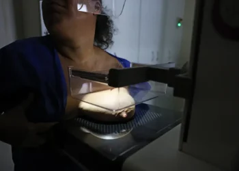 Mamografia cresce entre brasileiras e amplia prevenção contra o câncer de mama