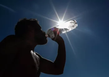 Calor extremo desafia mecanismos do corpo e eleva riscos à saúde no país