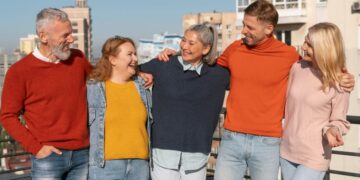 Muito além do romance: laços de amizade prolongam a vida, diz a ciência