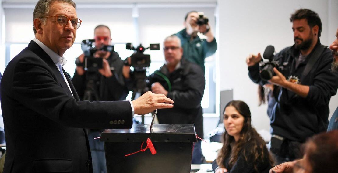 Seguro vence Ventura no segundo turno e assume Presidência de Portugal em eleição histórica