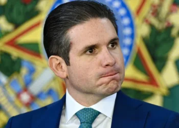 Diárias de deputados disparam no exterior e gastos da Câmara crescem 78% em um ano