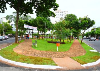 Mabel entrega revitalização da Praça Botafogo e anuncia plano para o Centro de Goiânia