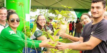 Senador Canedo promove distribuição de mudas