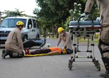 Simulado de catástrofe mobiliza bombeiros e hospitais em shopping de Goiânia