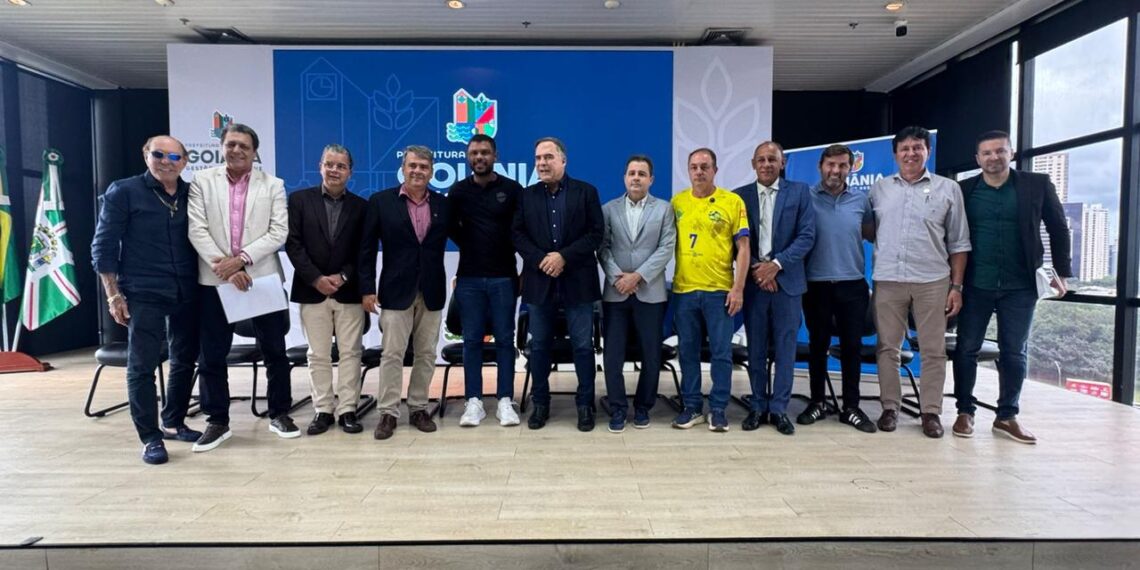 Policarpo e Mabel anunciam apoio financeiro a clubes de futebol de Goiânia