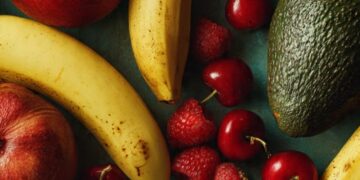 Nutróloga revela as três frutas essenciais para maximizar o ganho de massa muscular