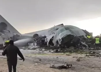 Avião militar que transportava dinheiro sai da pista e mata 15 na Bolívia